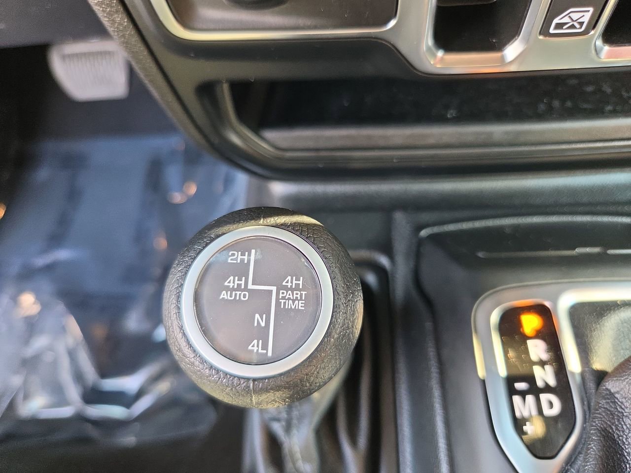 Used 2025 Jeep Wrangler Unlimited Sahara AWD/4WD image 26