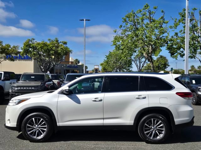 Used 2019 Toyota Highlander XLE image 2