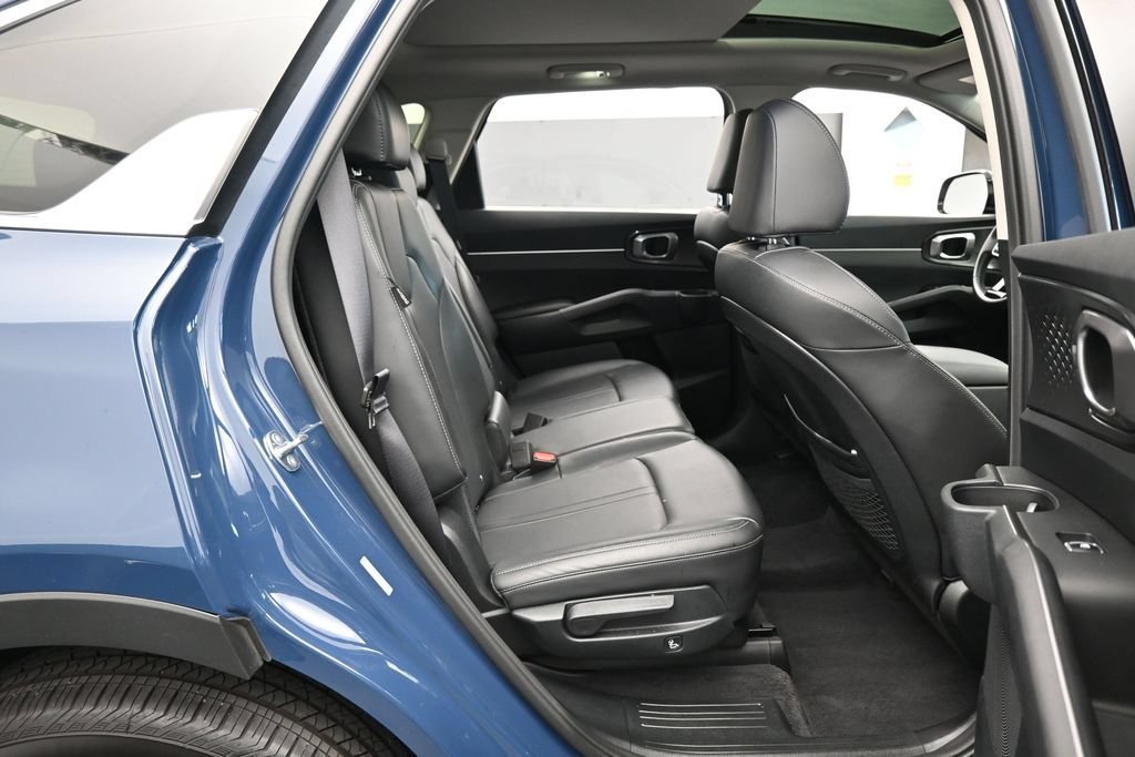Used 2025 Kia Sorento S w/ Panoramic Sunroof Package FWD image 34