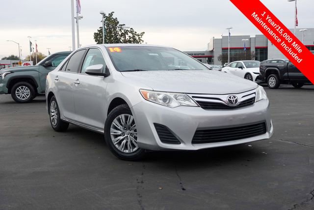 Used 2014 Toyota Camry LE image 2