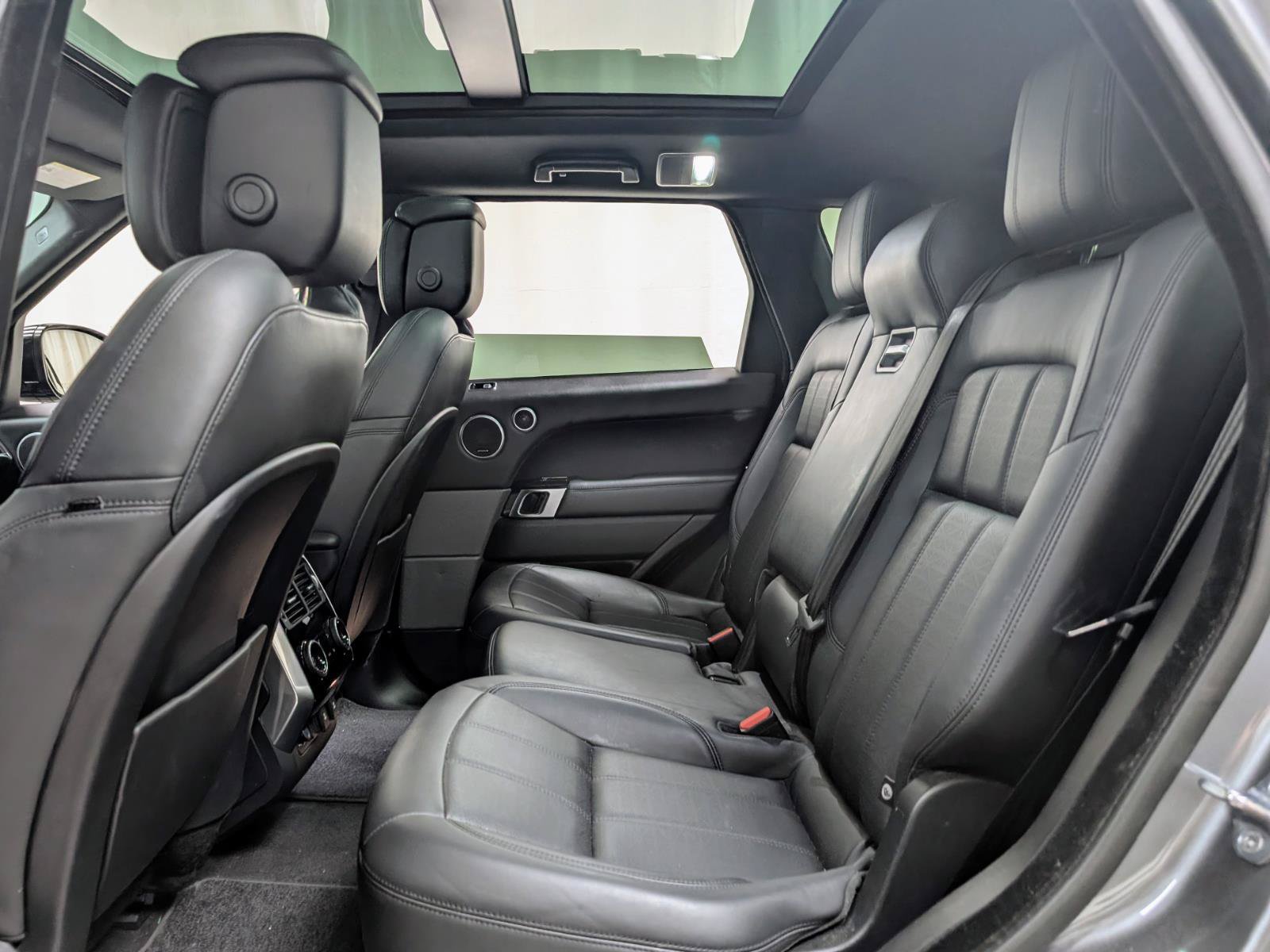 Used 2019 Land Rover Range Rover Sport HSE Dynamic AWD/4WD image 17