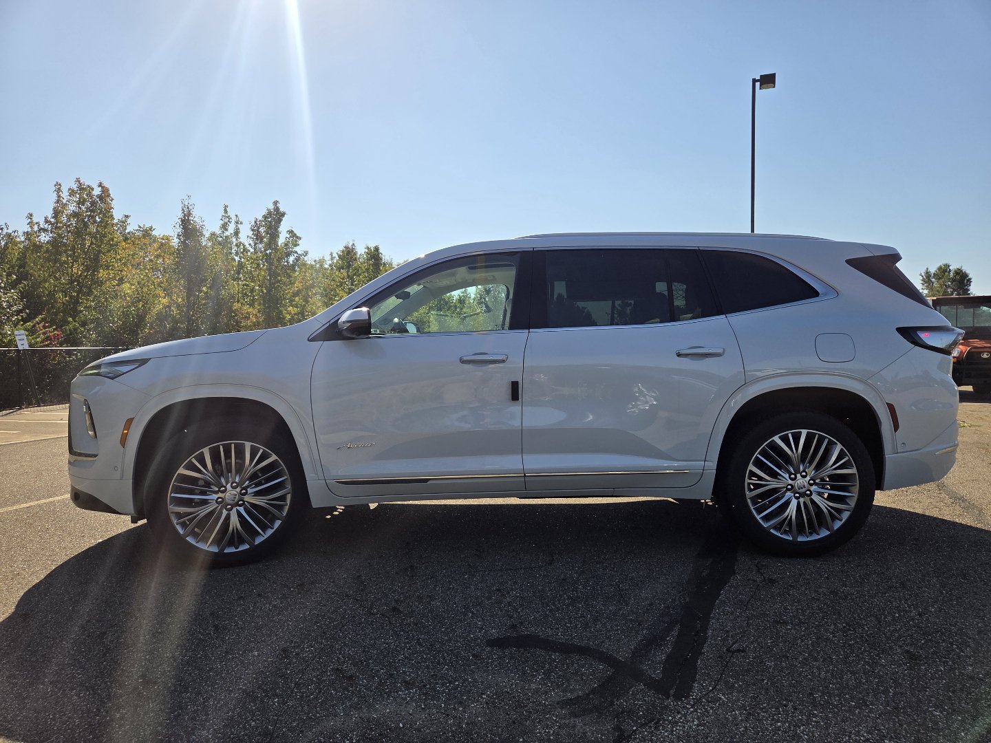 New 2027 Buick Enclave Avenir w/ LPO, Floor Liner Package AWD/4WD image 16
