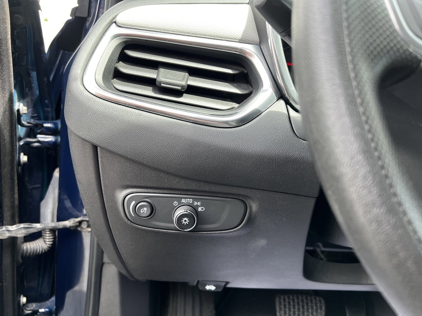 Used 2022 Chevrolet Equinox LS w/ LS Convenience Package image 15