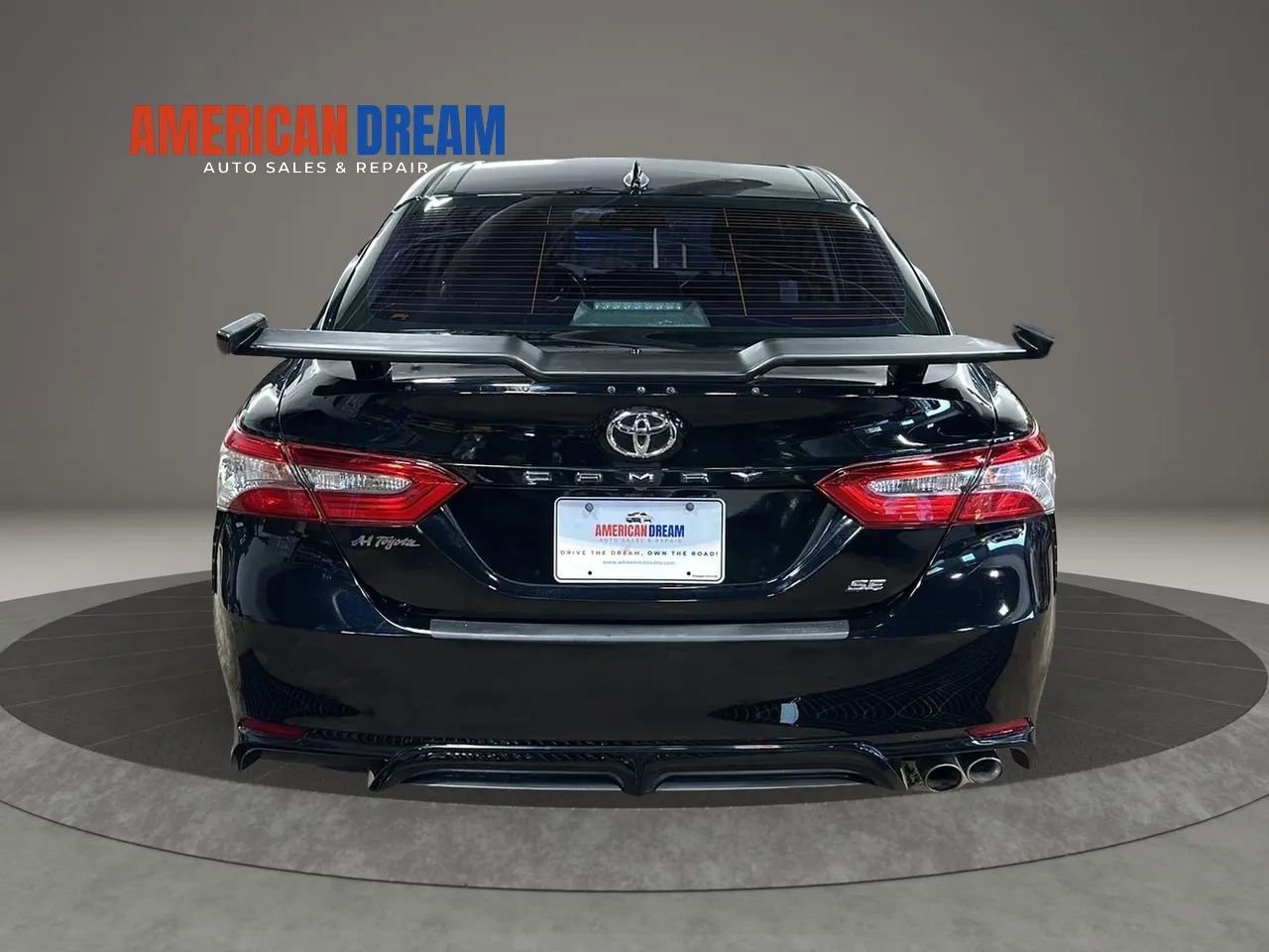 Used 2019 Toyota Camry SE w/ Carpet Mat Package FWD image 4