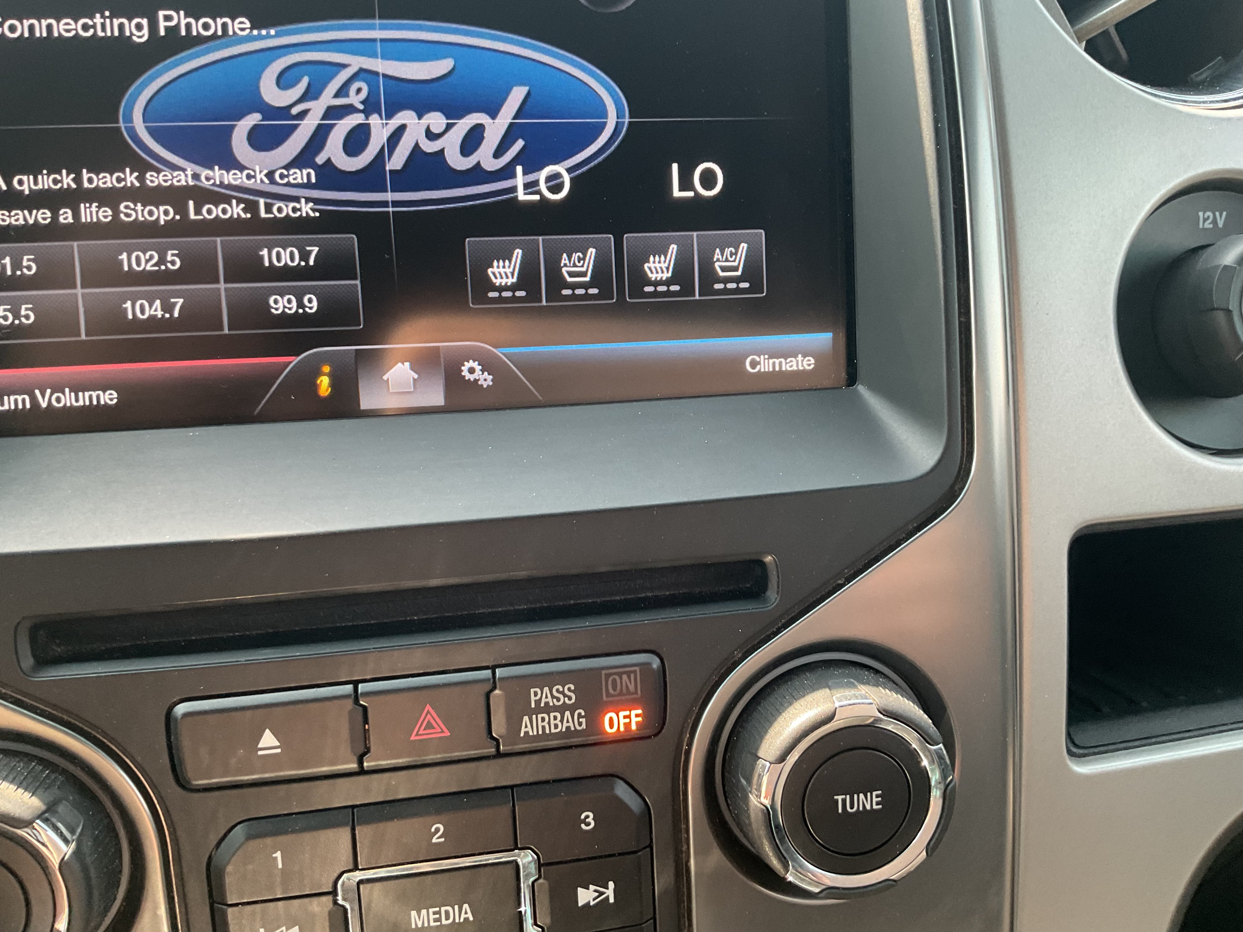 Used 2014 Ford F150 FX4 w/ Equipment Group 402A Luxury AWD/4WD image 16