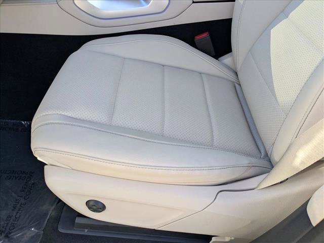 New 2026 Mercedes-Benz GLS 450 4MATIC image 4