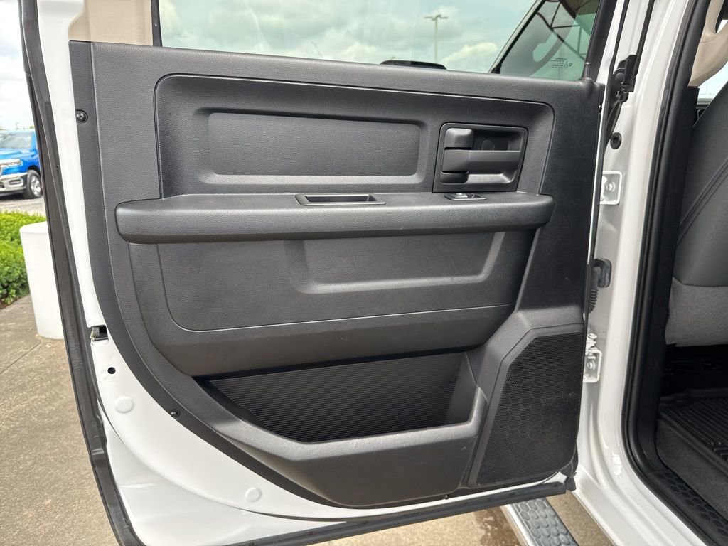 Used 2018 RAM 2500 Tradesman w/ Chrome Appearance Group image 17