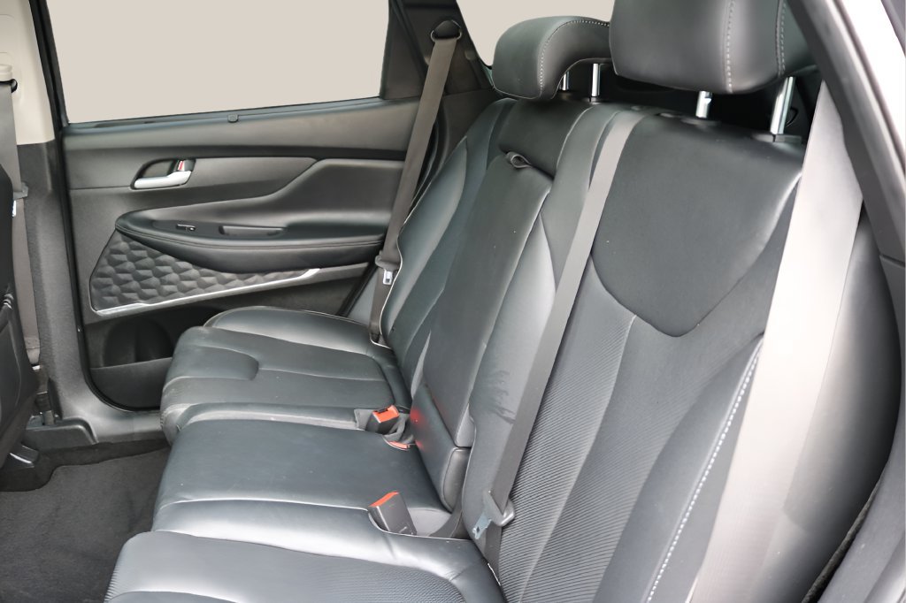 Used 2021 Hyundai Santa Fe SEL w/ Convenience + Premium Package FWD image 17