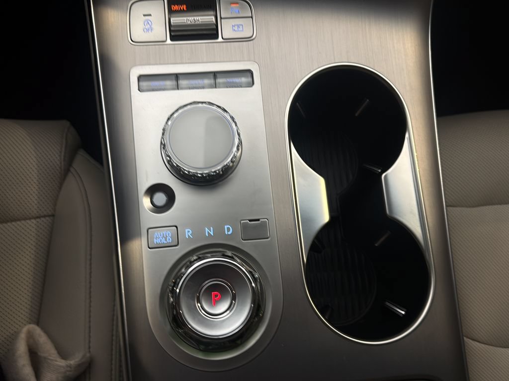Certified 2026 Genesis GV70 2.5T Select AWD/4WD image 32