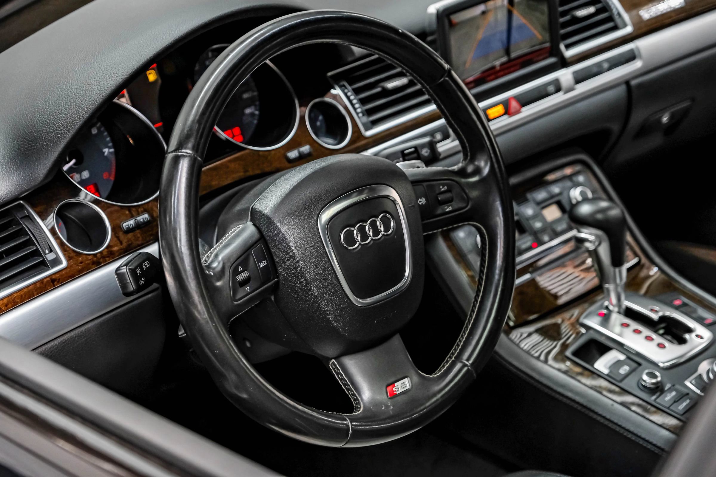 Used 2007 Audi S8 image 17