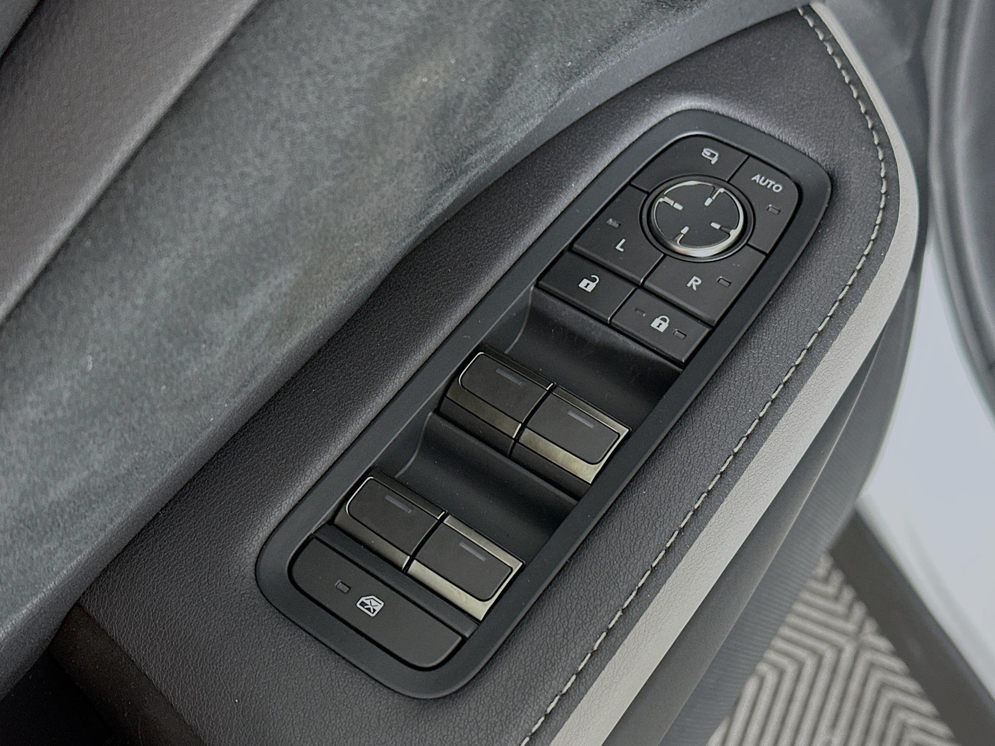 New 2026 Lexus TX 500h AWD w/ Technology Package image 17