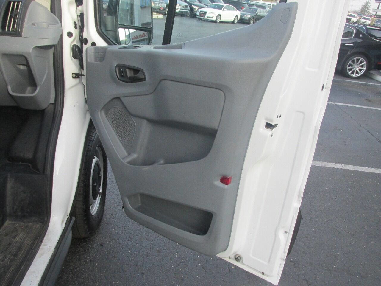 Used 2018 Ford Transit 250 148 Medium Roof image 19