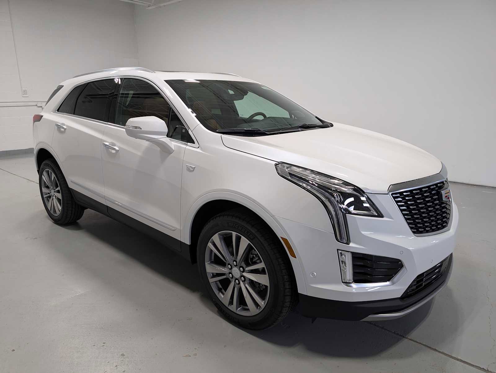 New 2026 Cadillac XT5 Premium Luxury w/ Driver Assist Package AWD/4WD image 6
