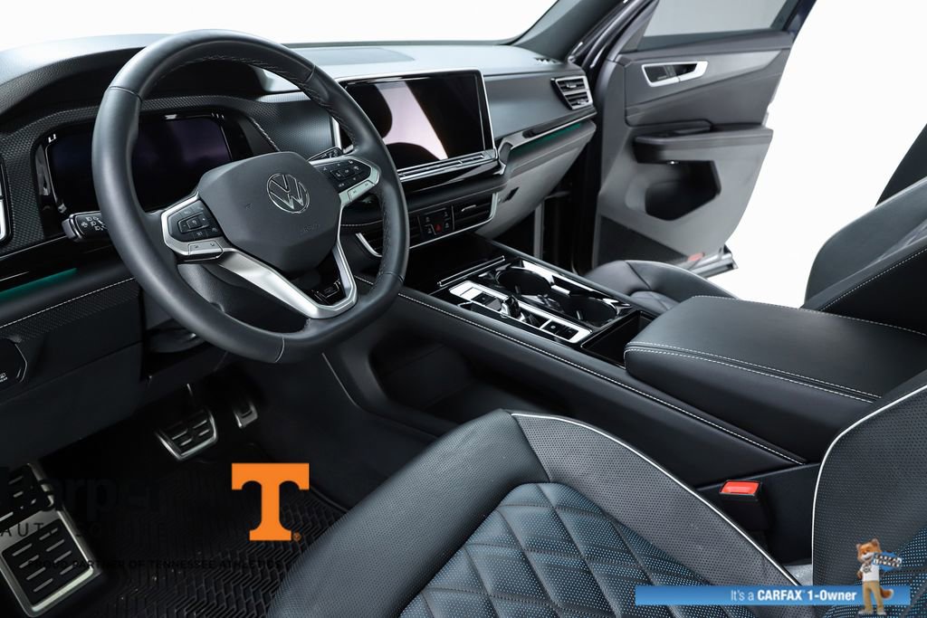 Used 2025 Volkswagen Atlas Cross Sport SEL Premium R-Line AWD/4WD image 19