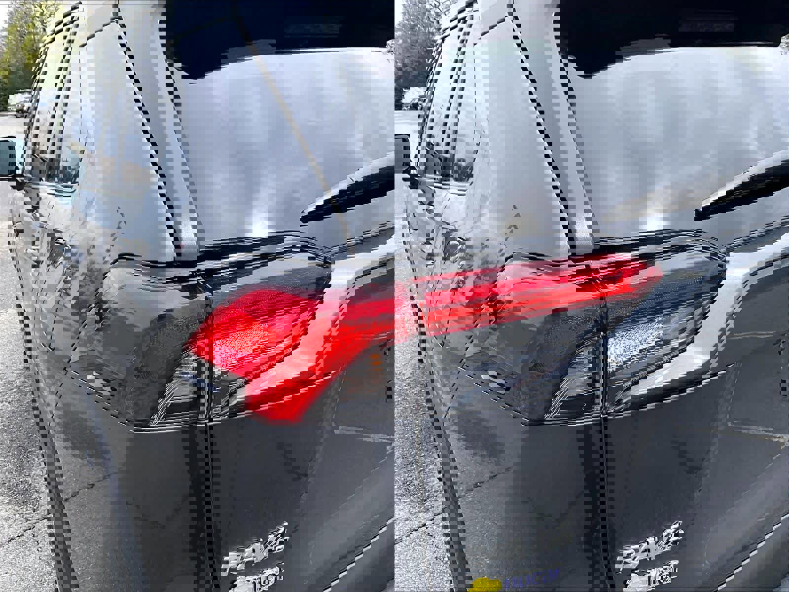 Used 2025 Toyota RAV4 XLE image 34