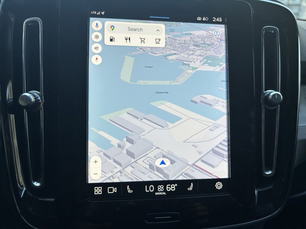 Certified 2025 Volvo XC40 B5 Plus image 20