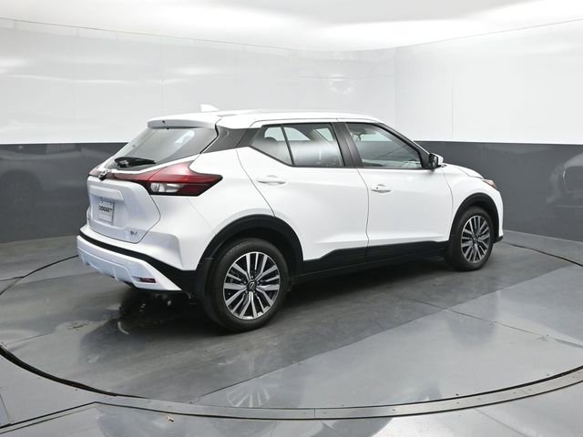 Used 2023 Nissan Kicks SV image 30