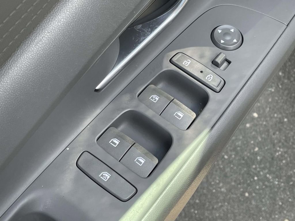 Used 2022 Hyundai Elantra Blue FWD image 14