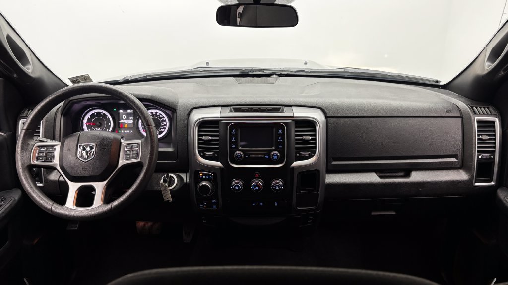 Used 2024 RAM 1500 Warlock AWD/4WD image 26