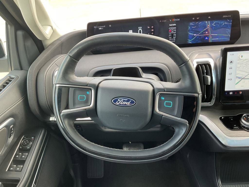 Used 2025 Ford Expedition Max Platinum image 29