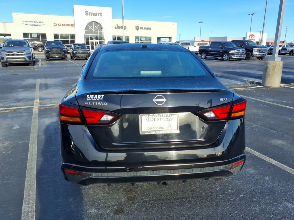 Used 2024 Nissan Altima 2.5 SV FWD image 4