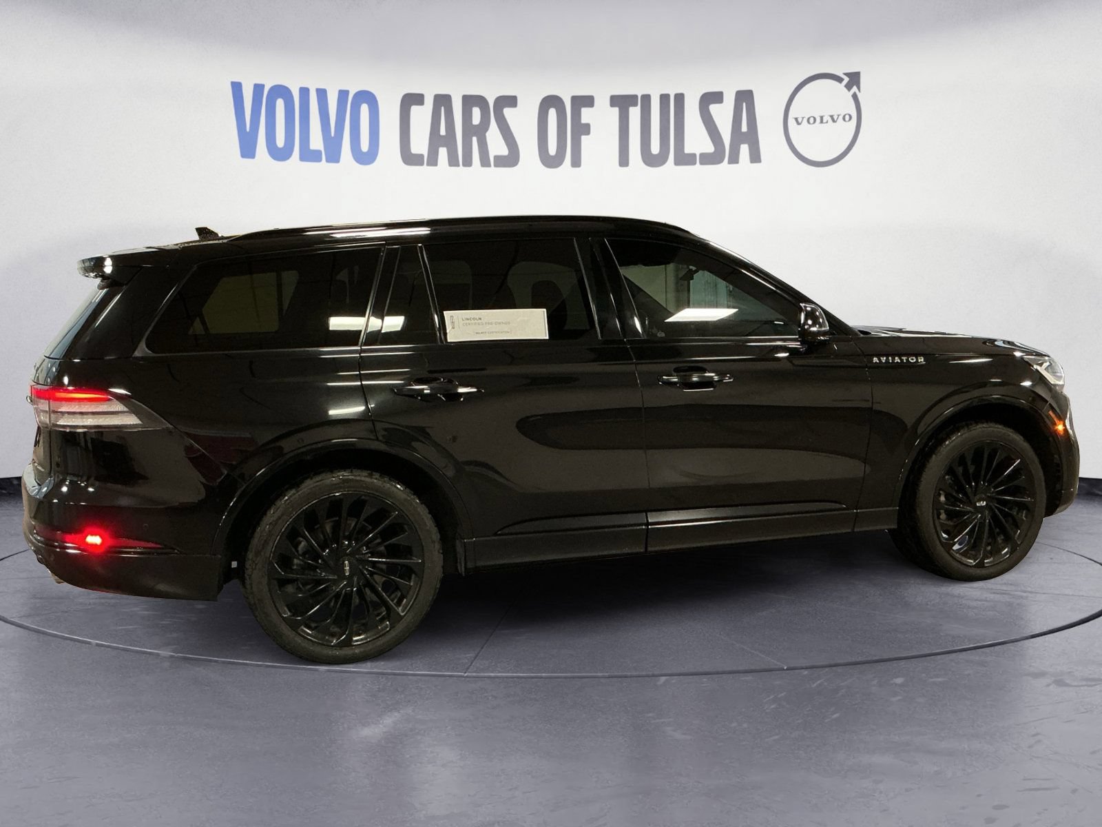 Certified 2023 Lincoln Aviator Reserve w/ Jet Appearance Package AWD/4WD image 6