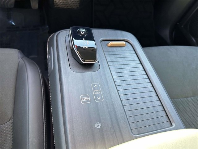 Used 2025 Nissan Ariya AWD image 23