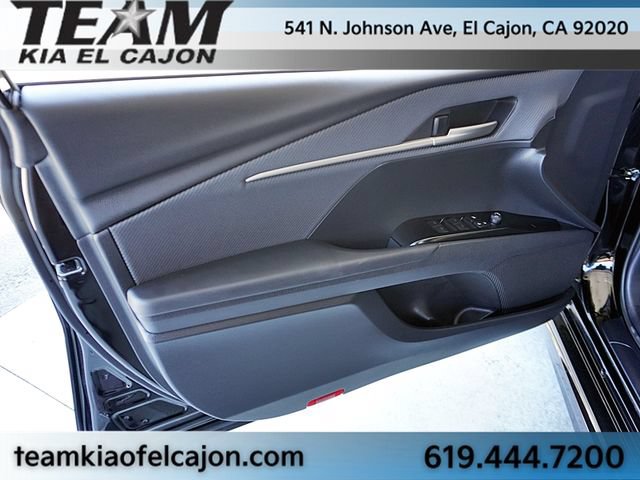 Used 2025 Toyota Camry SE w/ Convenience Package FWD image 22