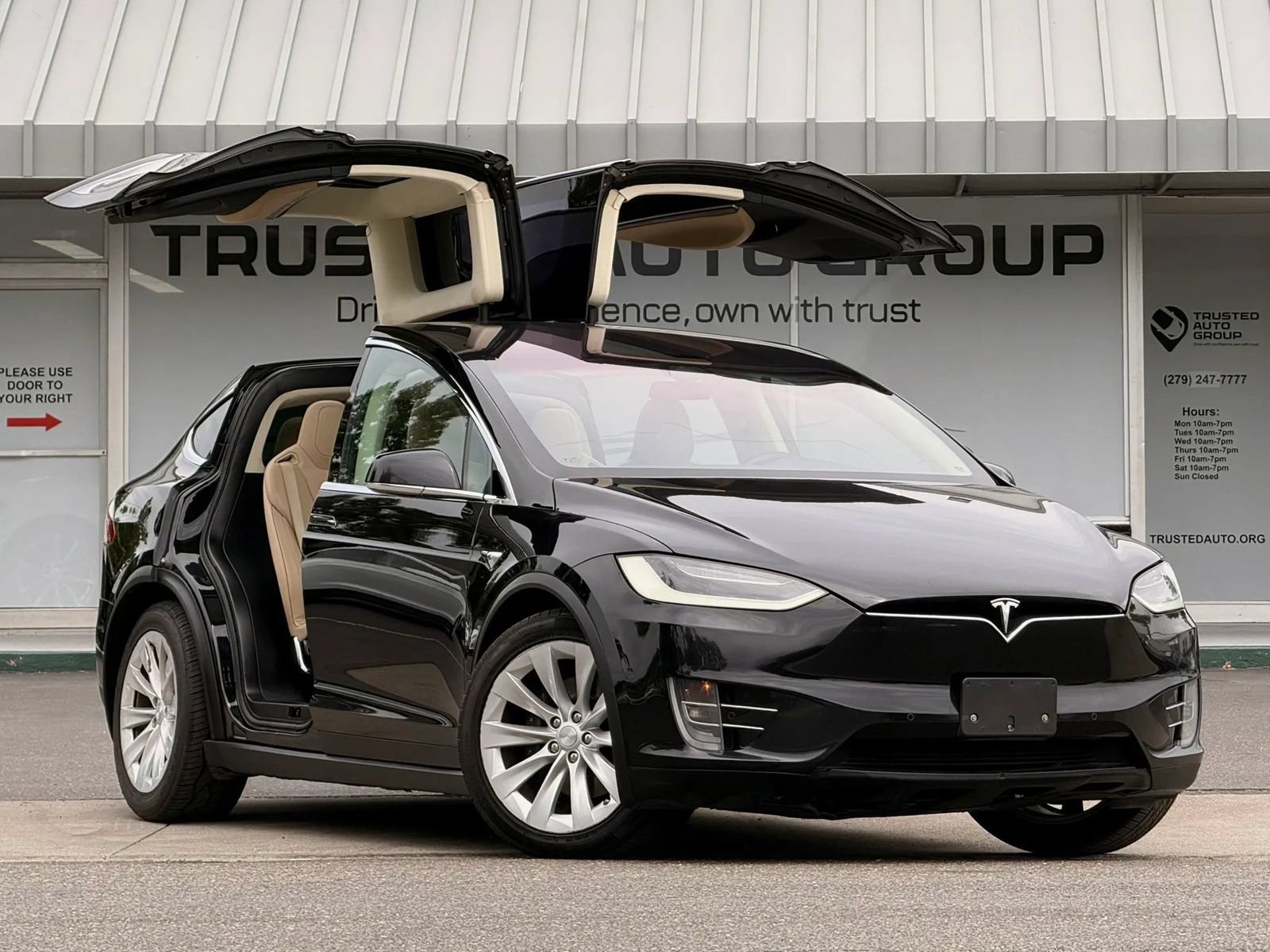 Used 2016 Tesla Model X 90D AWD/4WD image 2