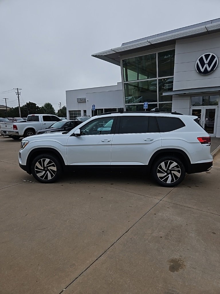 New 2026 Volkswagen Atlas SE image 8