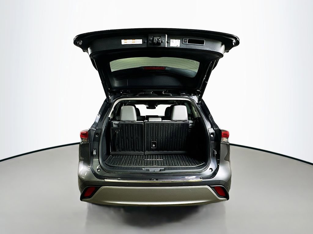 Used 2021 Toyota Highlander Platinum AWD/4WD image 38