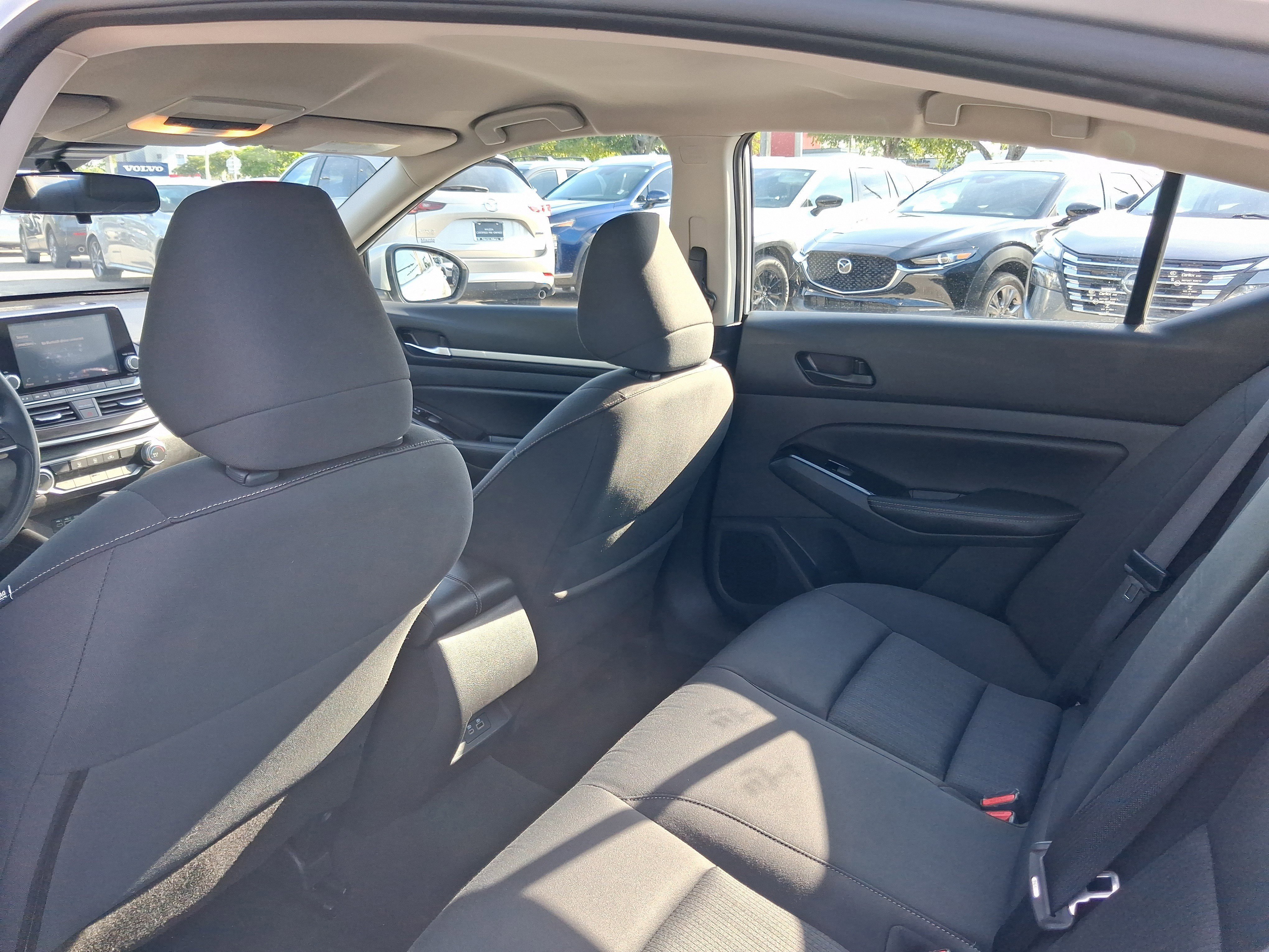 Used 2023 Nissan Altima 2.5 SV FWD image 6