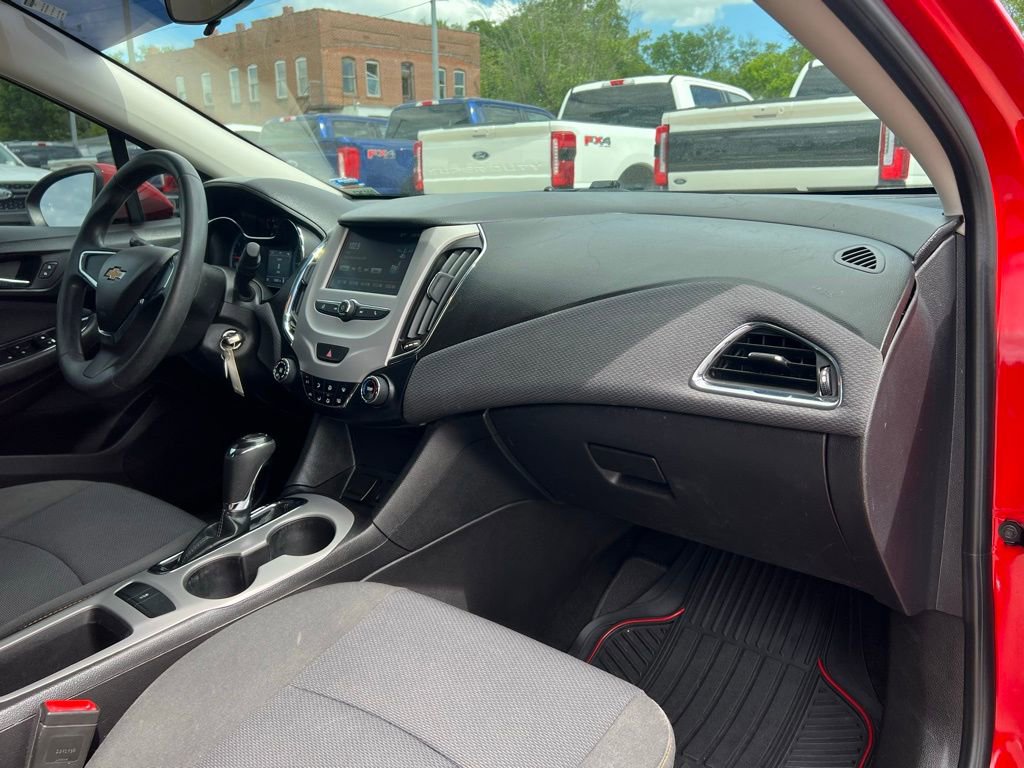 Used 2017 Chevrolet Cruze LS FWD image 21