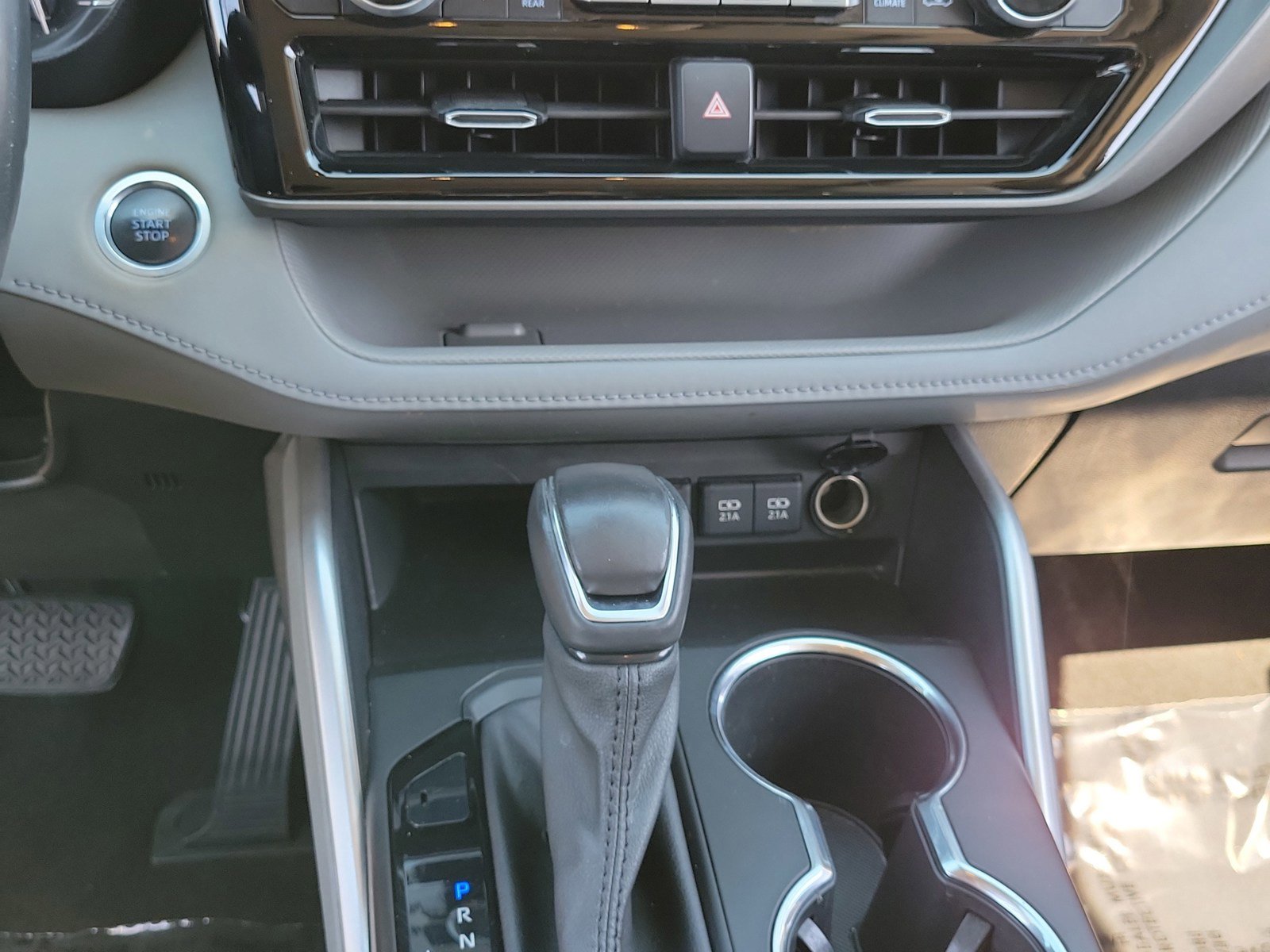 Used 2021 Toyota Highlander XLE image 22