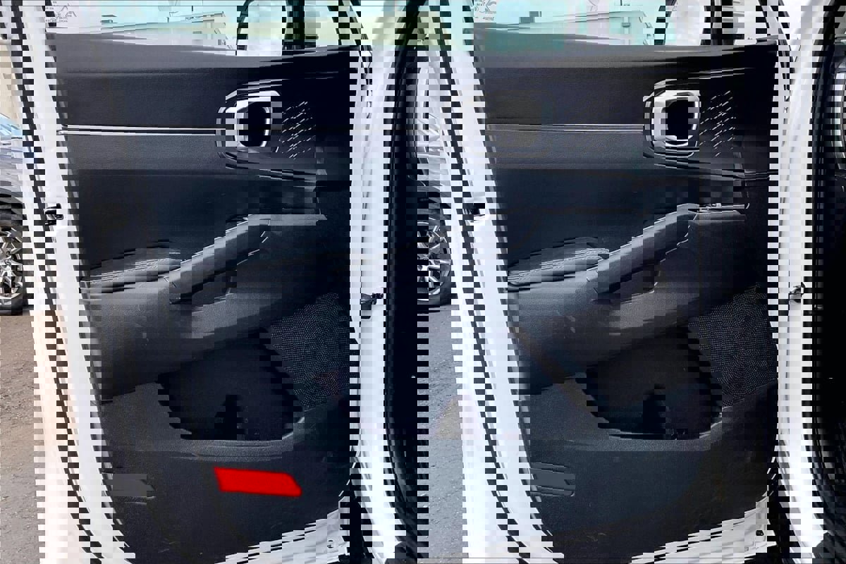 Used 2024 Kia Sorento S image 20