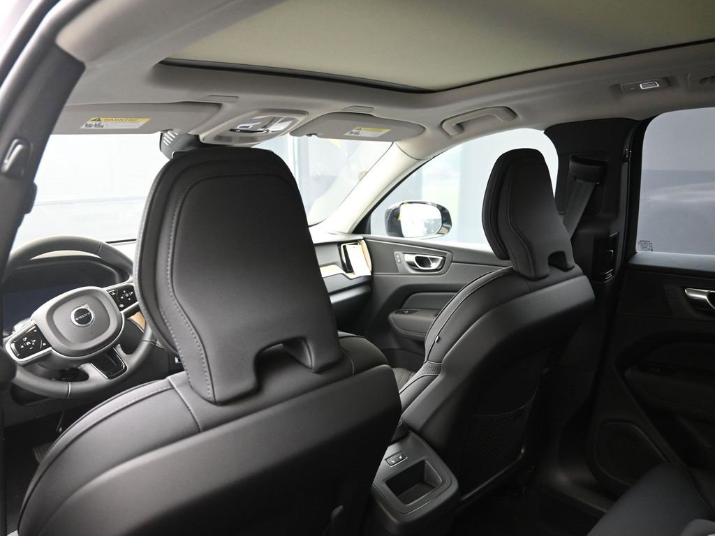 New 2026 Volvo XC60 B5 Plus w/ Climate Package image 19