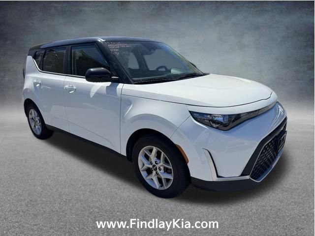 Certified 2023 Kia Soul S image 2