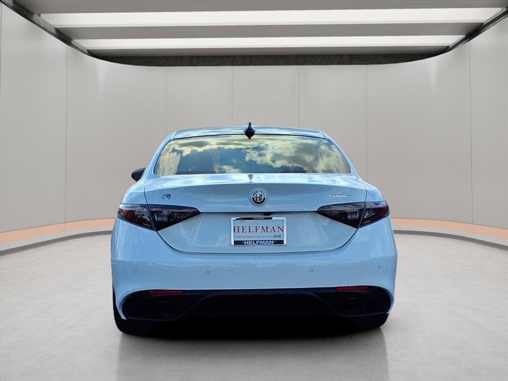 New 2025 Alfa Romeo Giulia image 5