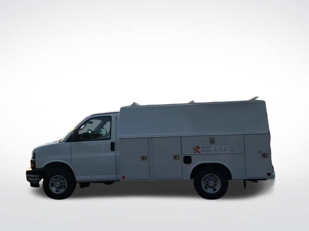 New 2026 Chevrolet Express 3500 w/ Power Convenience Package RWD image 8