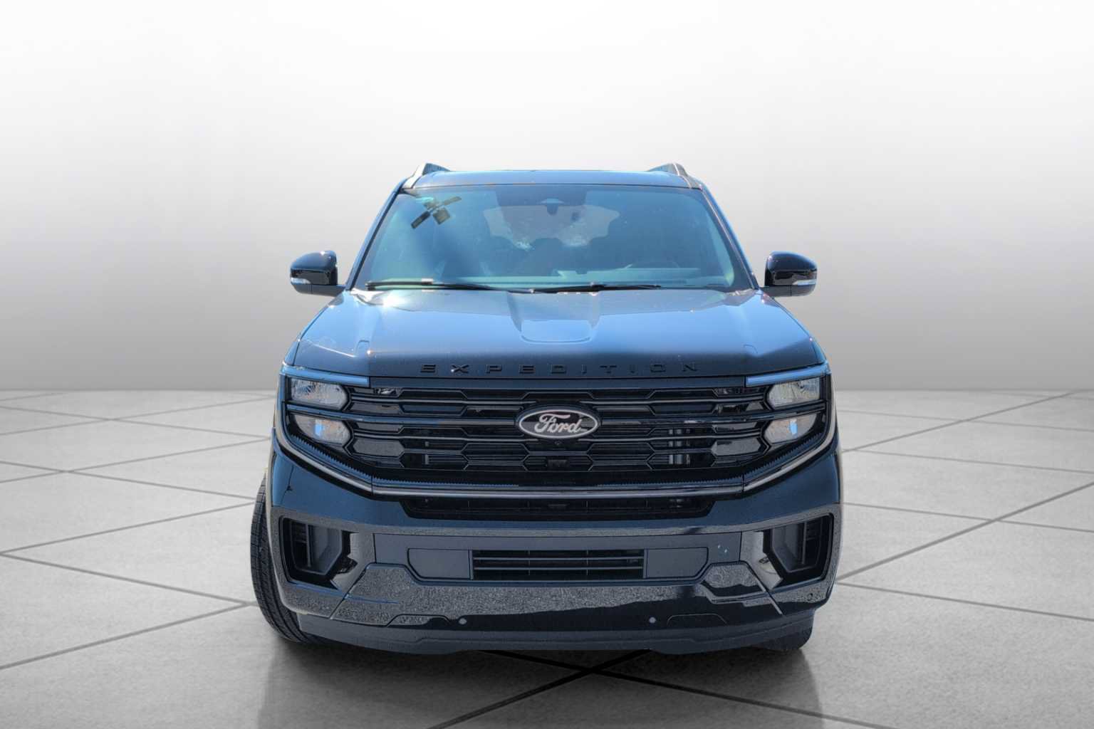 New 2026 Ford Expedition Platinum w/ Stealth Appearance Package AWD/4WD image 3