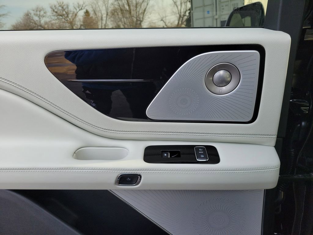 New 2026 Lincoln Aviator Black Label w/ Dynamic Handling Package image 14