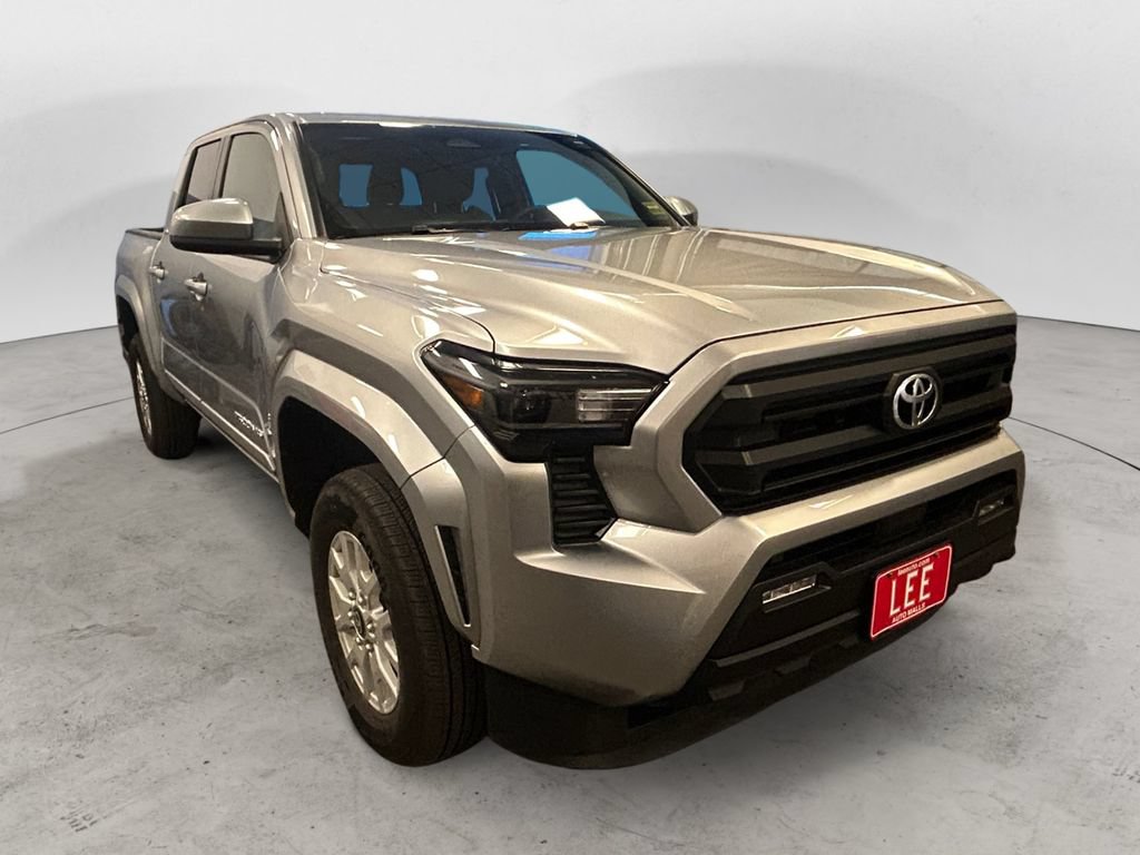 Certified 2025 Toyota Tacoma SR5 AWD/4WD image 7