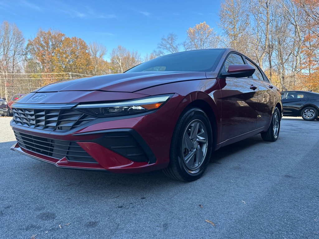 Used 2024 Hyundai Elantra SE image 37