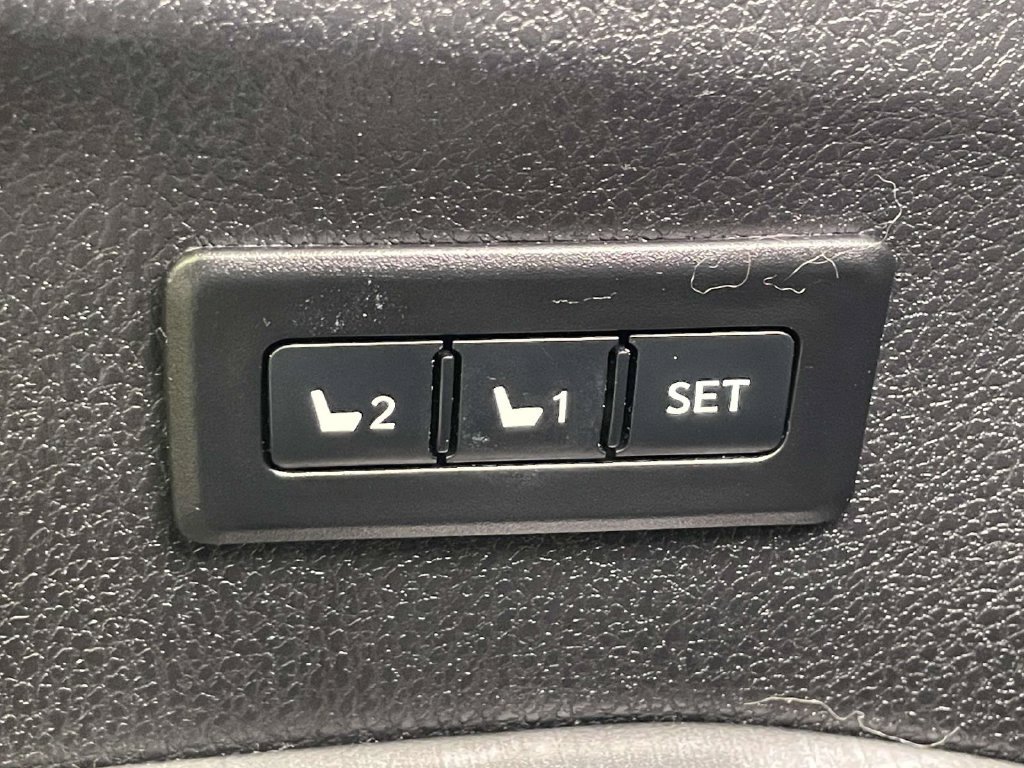 Used 2017 Toyota RAV4 Platinum w/ All Weather Liner Package AWD/4WD image 30