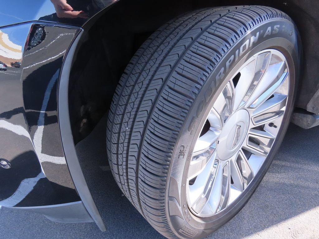 Used 2020 Cadillac Escalade Platinum AWD/4WD image 17