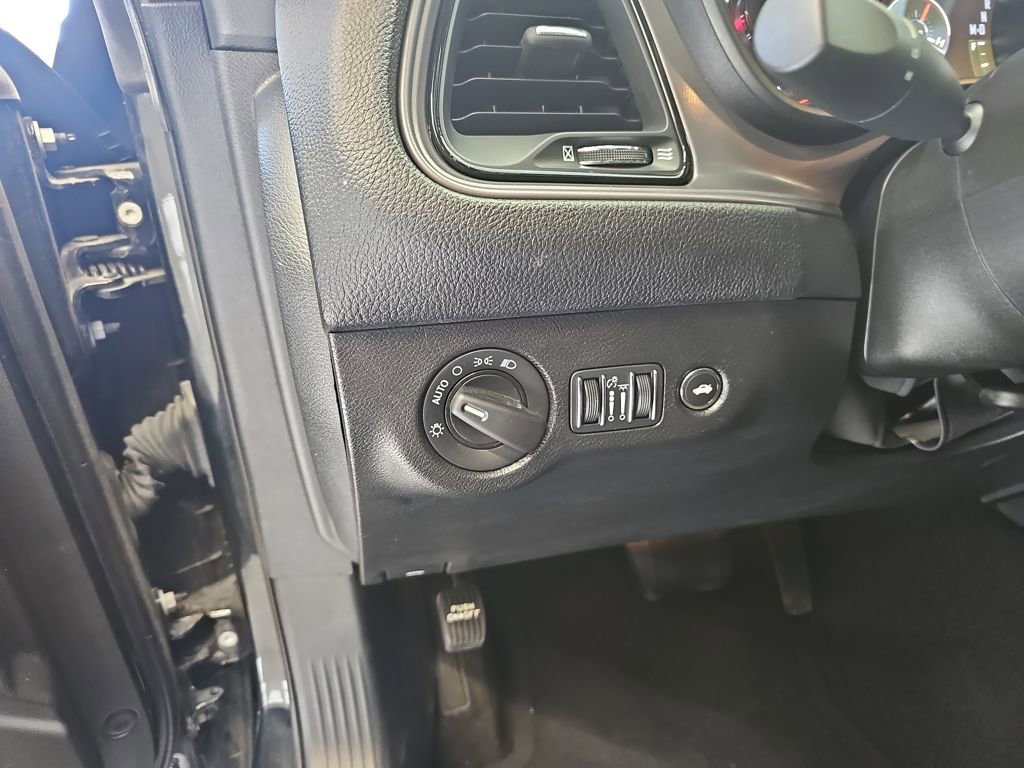 Used 2023 Dodge Challenger R/T w/ Blacktop Package image 36