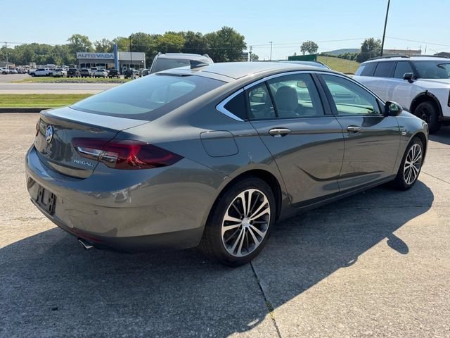 Used 2018 Buick Regal Essence w/ Driver Confidence Package #1 FWD image 3