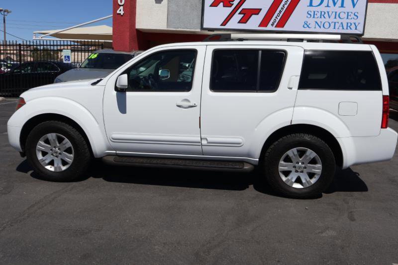 Used 2007 Nissan Pathfinder LE w/ LE Navigation Pkg AWD/4WD image 4