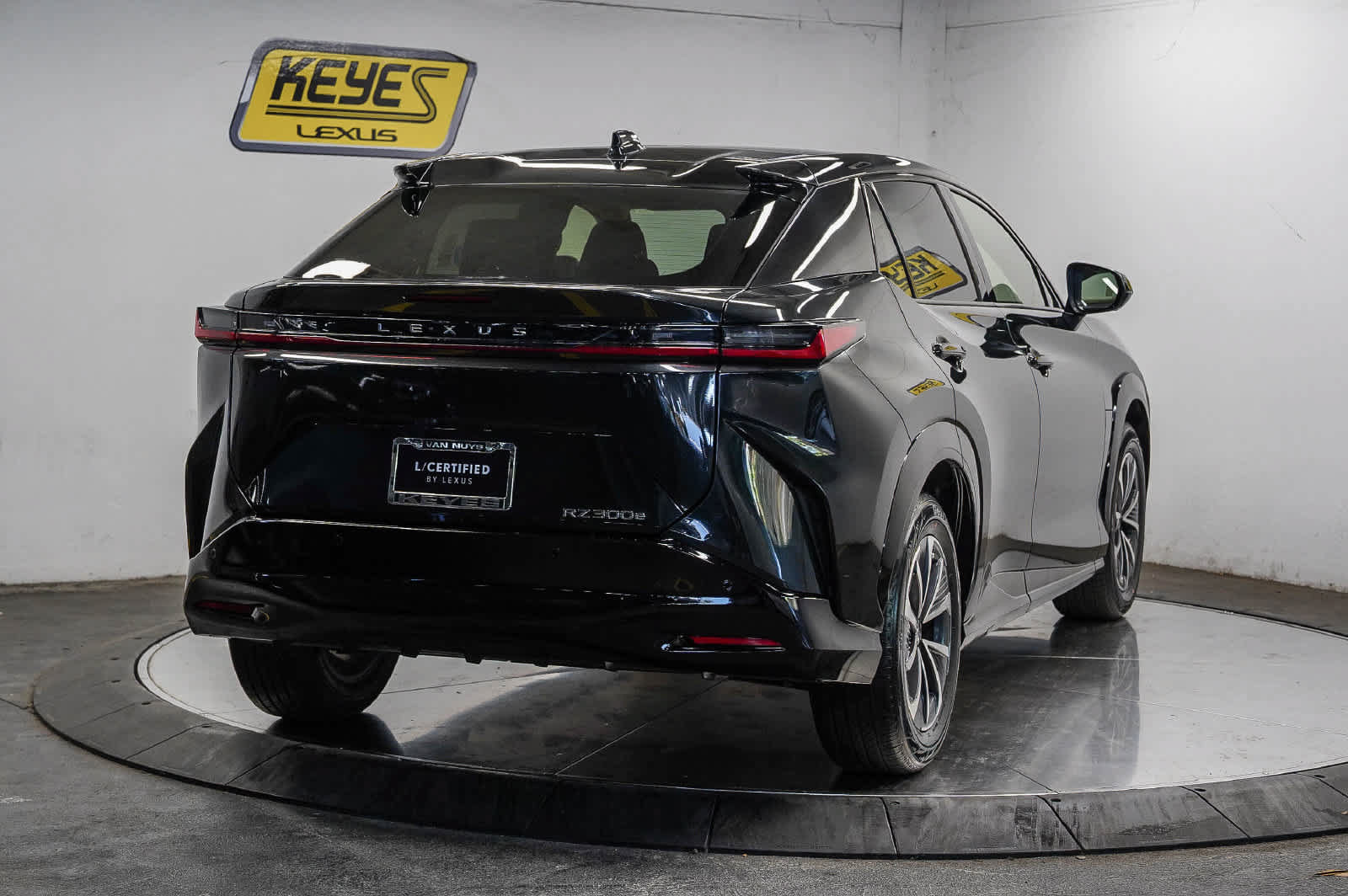 Used 2025 Lexus RZ 300e w/ Accessory Package (2T) FWD image 4