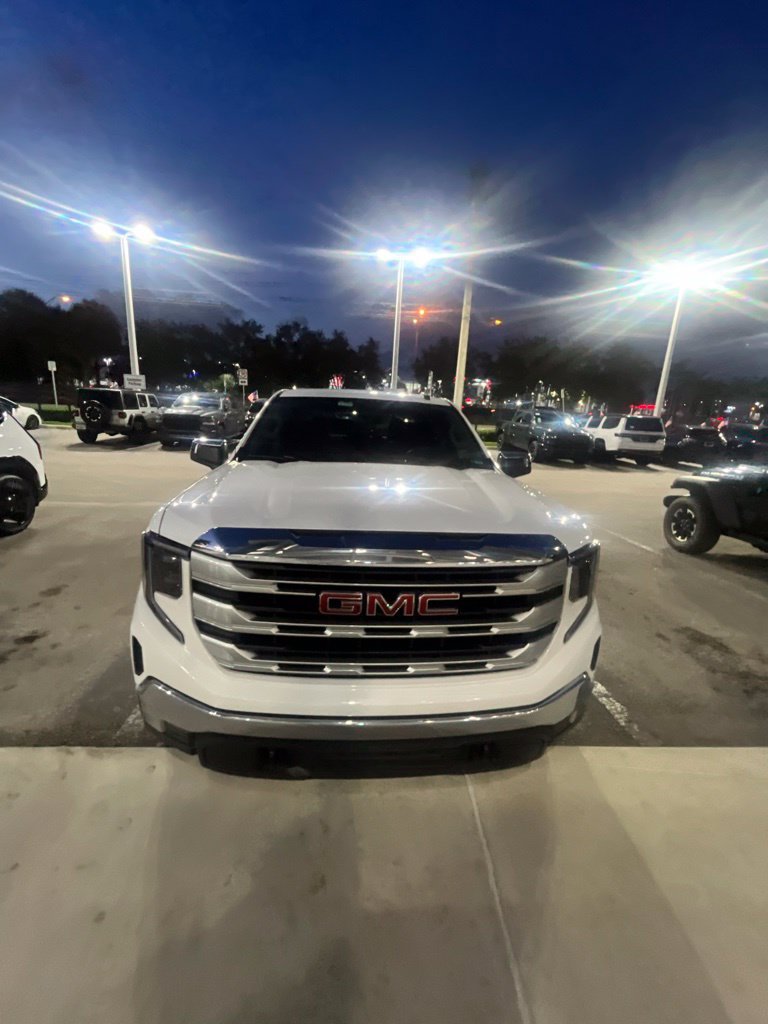Used 2023 GMC Sierra 1500 SLE AWD/4WD image 8